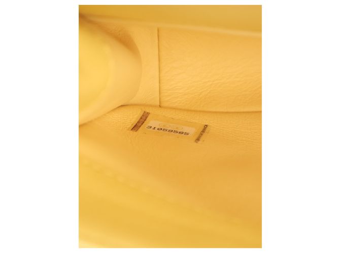 Chanel Yellow Small Quilted Lambskin Chain More Flap - vista 8