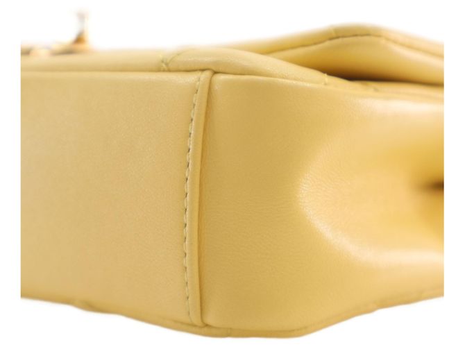 Chanel Yellow Small Quilted Lambskin Chain More Flap - vista 9