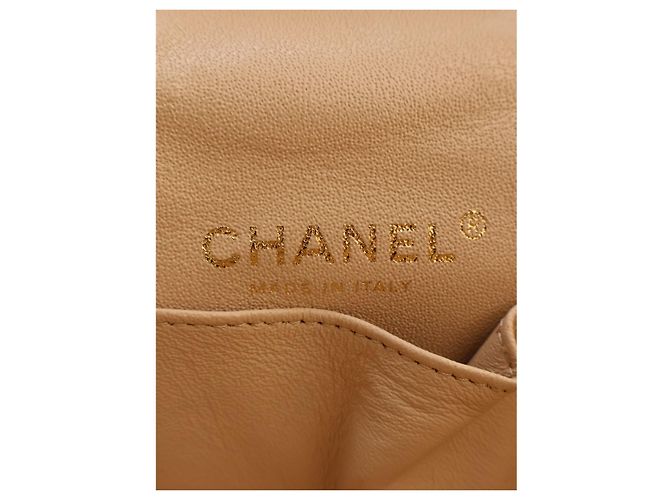 Vanity Maleta de Maquilhagem Chanel Beige CC em pele de cordeiro acolchoada com pega e corrente - vista 5