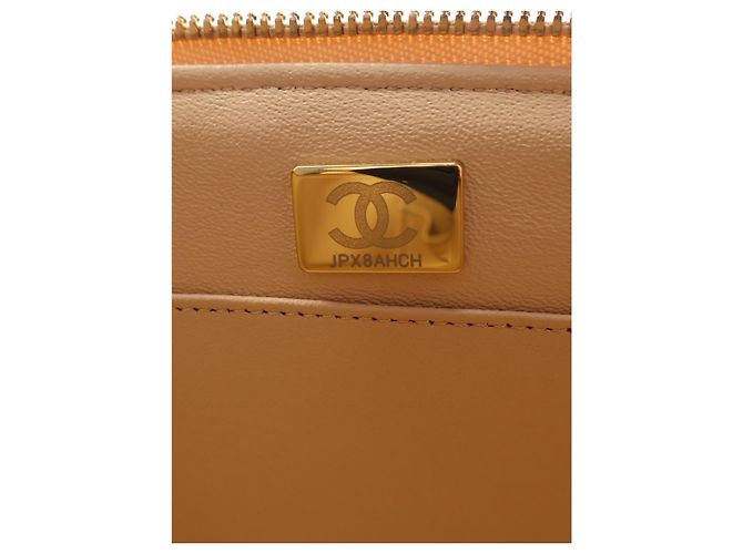 Vanity Maleta de Maquilhagem Chanel Beige CC em pele de cordeiro acolchoada com pega e corrente - vista 7