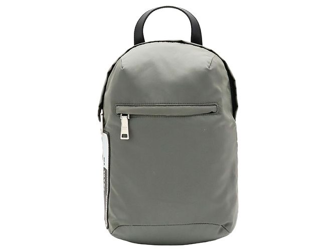Sac à épaule Prada en nylon et cuir - vue 2