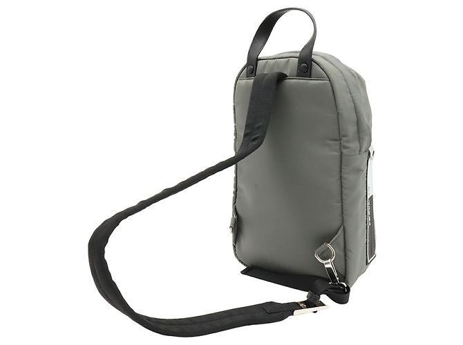 Sac à épaule Prada en nylon et cuir - vue 3