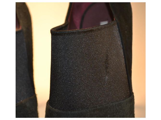 Miu Miu Schwarze Wildleder Stiefeletten mit Stiletto-Absatz - Ansicht 4