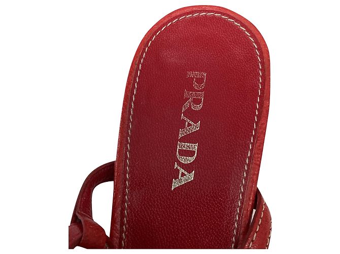 Sandali slingback con tacco kitten Prada in pelle burgundy - vista 6