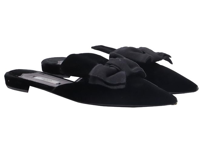 Prada Mules mit spitzer Kappe und Schleife aus schwarzem Samt - Ansicht 3