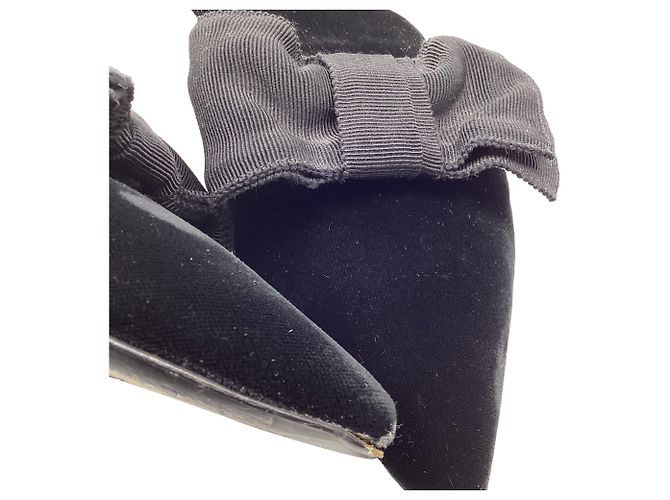 Prada Mules mit spitzer Kappe und Schleife aus schwarzem Samt - Ansicht 6