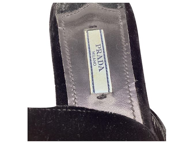 Prada Mules mit spitzer Kappe und Schleife aus schwarzem Samt - Ansicht 7