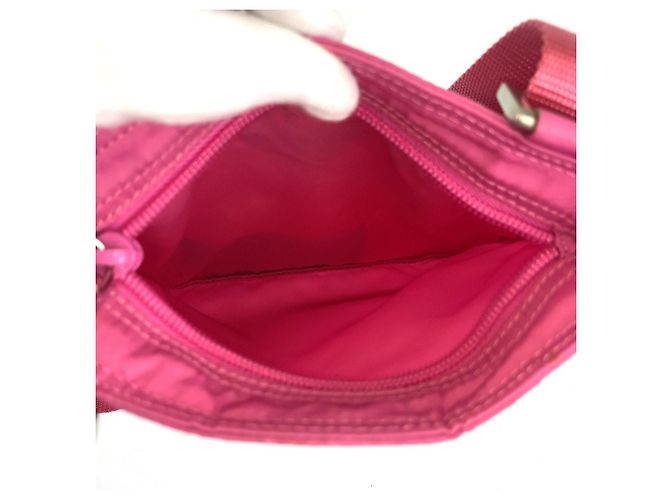 Prada Tessuto Nylon Schultertasche - Ansicht 9
