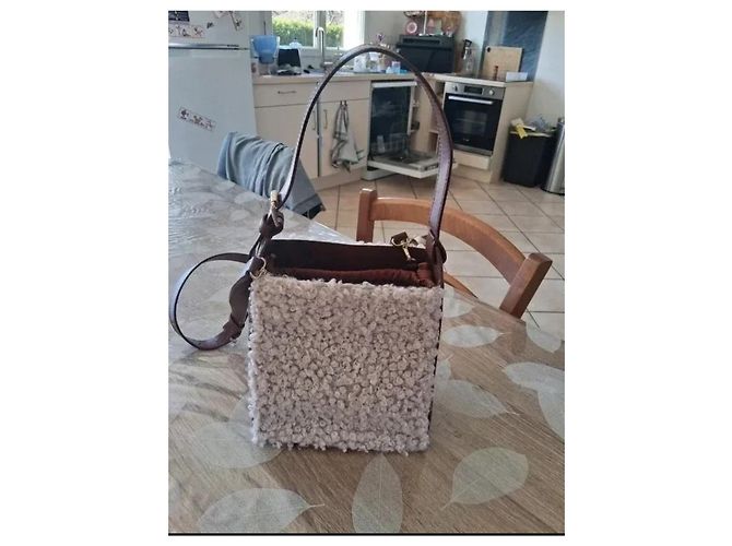 Borsa APC da Donna in Ottime Condizioni - vista 3