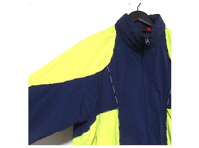Set Giacca con Cappuccio e Pantaloni in Nylon Supreme - vista 4