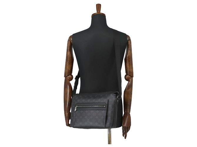 Bolso de hombro Louis Vuitton Odysse PM Monogram Eclipse - vista 10