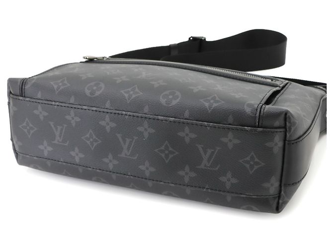 Bolso de hombro Louis Vuitton Odysse PM Monogram Eclipse - vista 4