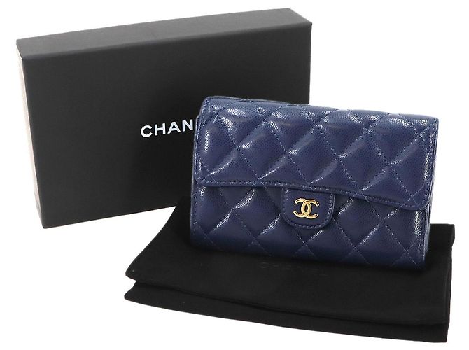 Cartera tri-fold Chanel Matelassé - vista 2