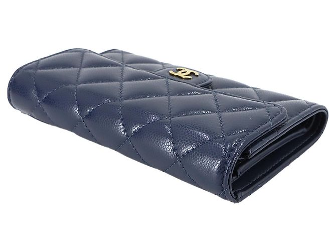 Cartera tri-fold Chanel Matelassé - vista 4