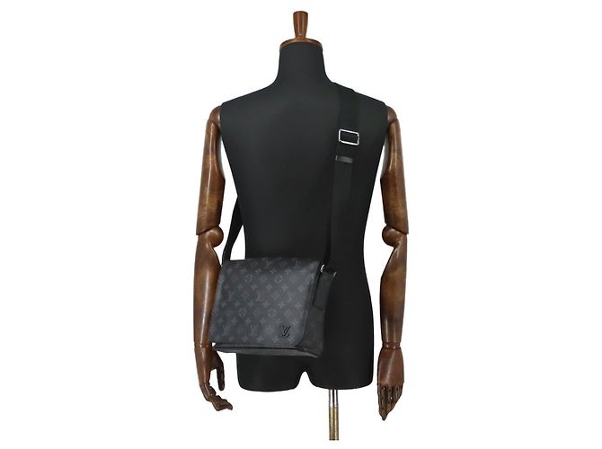 Louis Vuitton District PM NM Monogram Eclipse Schultertasche - Ansicht 10