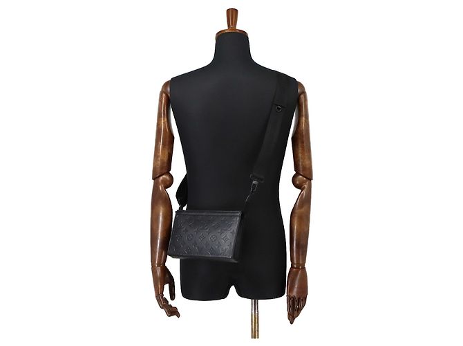Portafoglio da appendere Gaston Monogram Shadow Louis Vuitton - vista 10