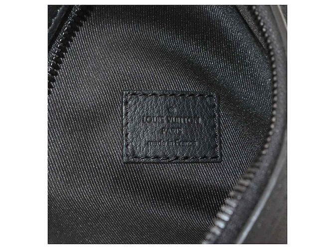 Bolsa Duo Sling Monogram Shadow Louis Vuitton - vista 8