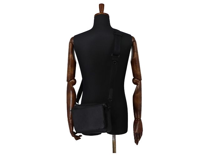 Bolsa de Ombro Trio Monogram Shadow Louis Vuitton - vista 10