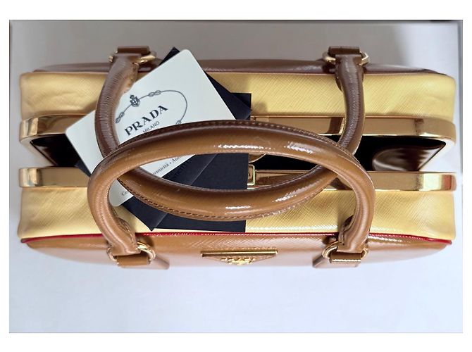 Prada Pyramid Saffiano Vernic Caramel+Bian Handtasche - Ansicht 12