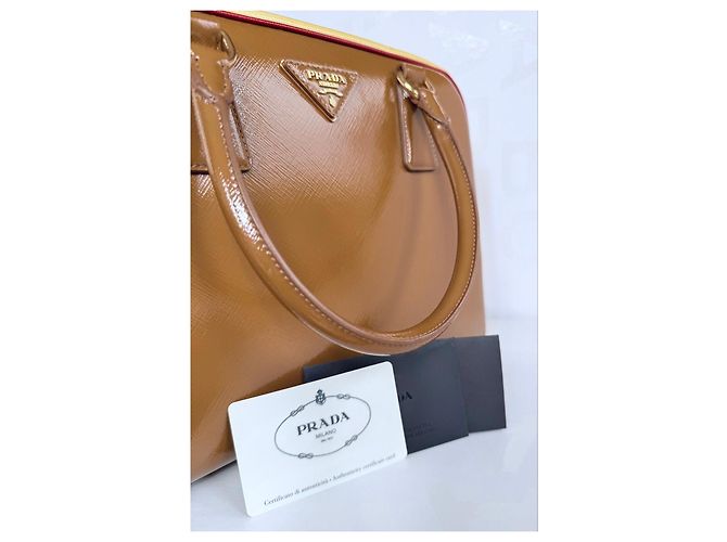 Prada Pyramid Saffiano Vernic Caramel+Bian Handtasche - Ansicht 14