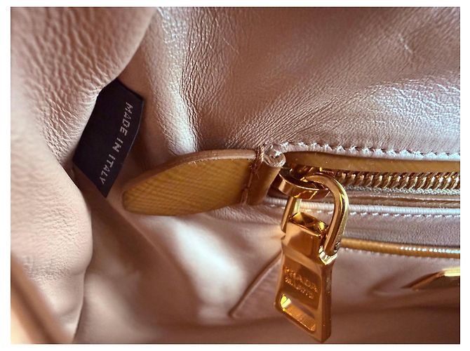 Prada Pyramid Saffiano Vernic Caramel+Bian Handtasche - Ansicht 7