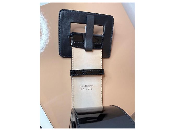 Dior Silhouette Belt by John Galliano
Black patent leather model - view 7