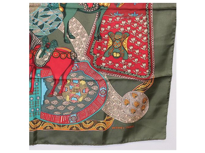 Hermès Carré 90 Art des Steppes Seta Khaki - vista 10