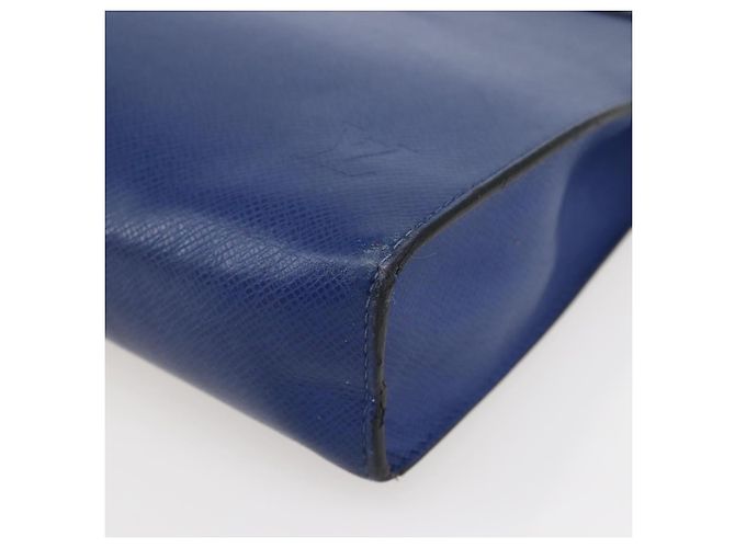 Louis Vuitton Taiga Pochette Voyage MM - Blu - vista 14