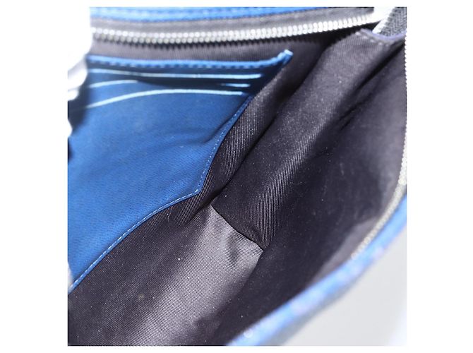 Louis Vuitton Taiga Pochette Voyage MM - Blu - vista 17