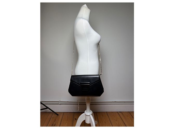 Vintage Givenchy Schultertasche mit Klappe aus glattem Leder Schwarz Gold - Ansicht 4