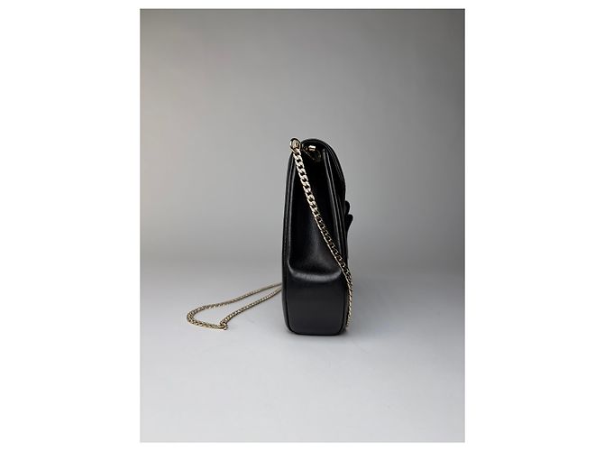 Vintage Givenchy Schultertasche mit Klappe aus glattem Leder Schwarz Gold - Ansicht 9