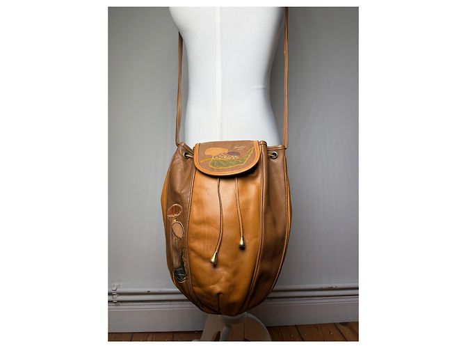 Vintage Gucci Pebbled Leather Drawstring Shoulder Bag c. 2000s Tan - Ansicht 13