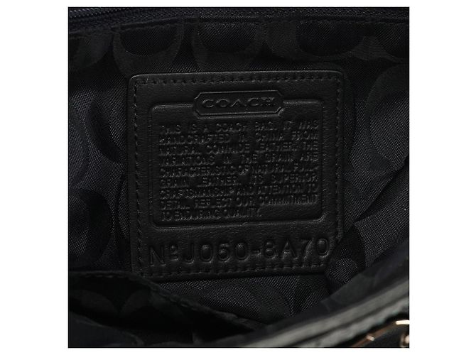 Coach  mala Hamptons 8A70 em couro liso preto - vista 11