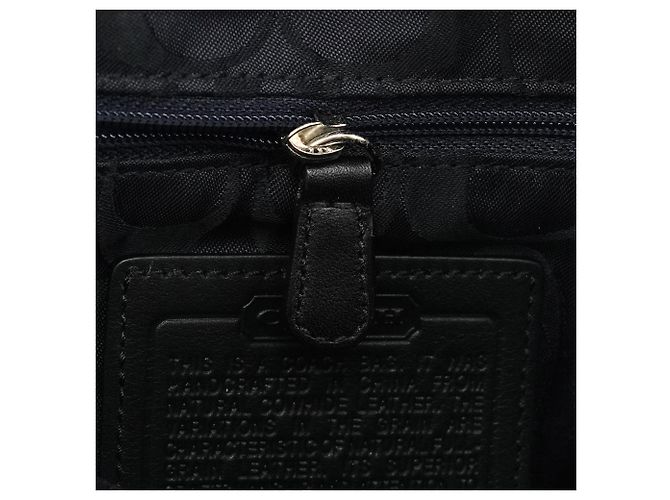 Coach  mala Hamptons 8A70 em couro liso preto - vista 12