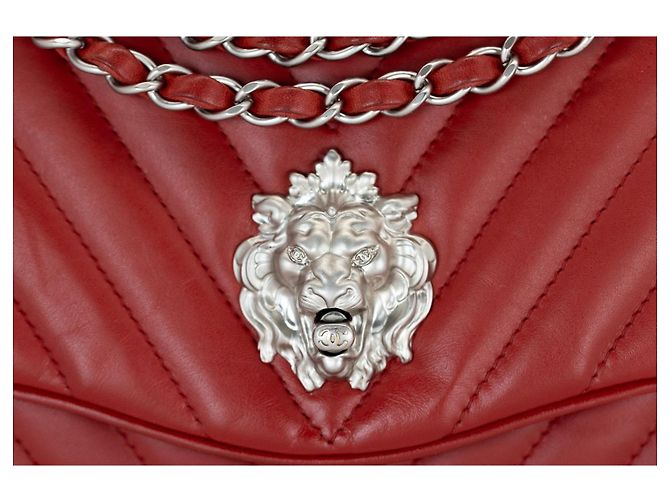Chanel Leo / Lion Head Flap 25 cm rosso – Pelle di Agnello – Hardware Argento – Serie 14 - vista 2