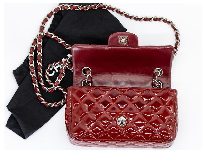 Chanel Classic Rectangle Mini Flap Rouge – Cuir Verni – Hardware Argenté – Sac de Poussière - vue 10