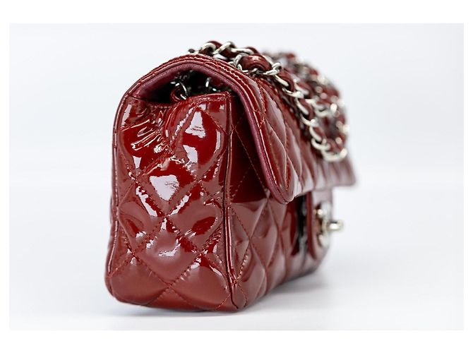 Chanel Classic Rectangle Mini Flap Rouge – Cuir Verni – Hardware Argenté – Sac de Poussière - vue 4