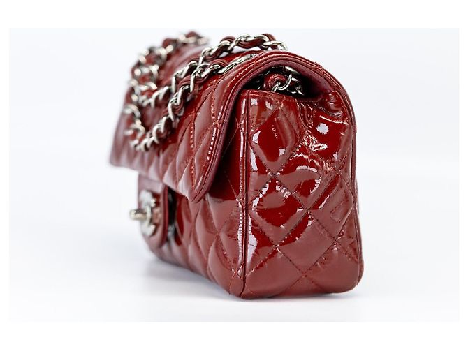 Chanel Classic Rectangle Mini Flap Rouge – Cuir Verni – Hardware Argenté – Sac de Poussière - vue 6