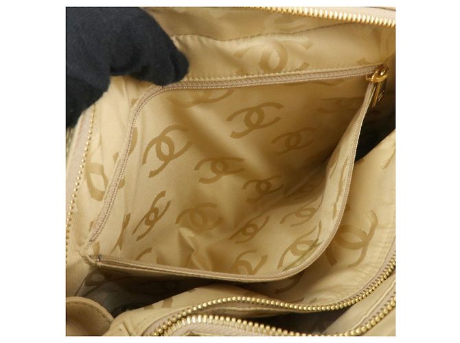 Borsa a tracolla con catena CHANEL Chevron COCO Mark in pelle d'agnello beige - vista 20