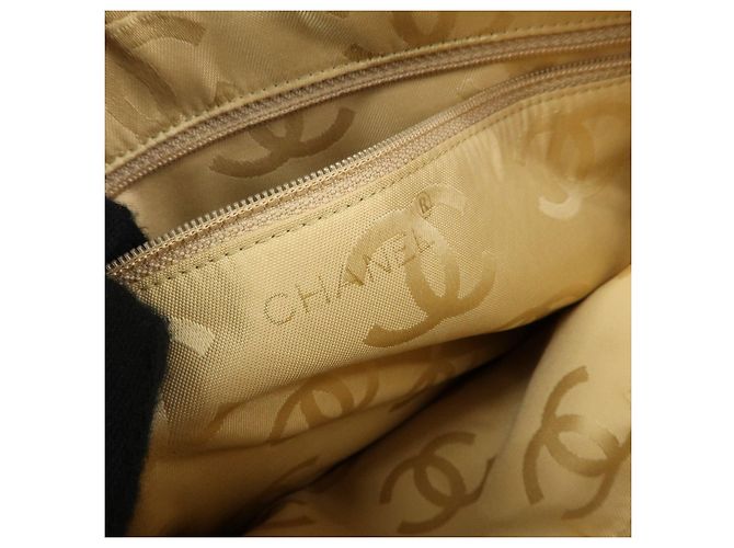Borsa a tracolla con catena CHANEL Chevron COCO Mark in pelle d'agnello beige - vista 21