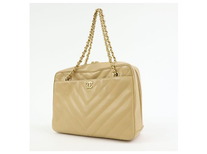 Borsa a tracolla con catena CHANEL Chevron COCO Mark in pelle d'agnello beige - vista 3