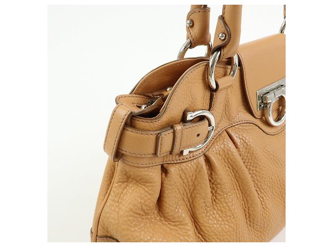 Salvatore Ferragamo Borsa a mano e a tracolla Ferragamo Gancini Marisa in pelle Beige - vista 14