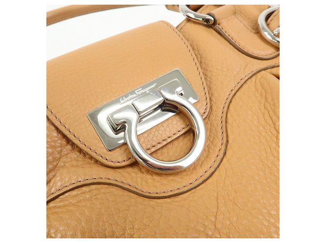 Salvatore Ferragamo Borsa a mano e a tracolla Ferragamo Gancini Marisa in pelle Beige - vista 15