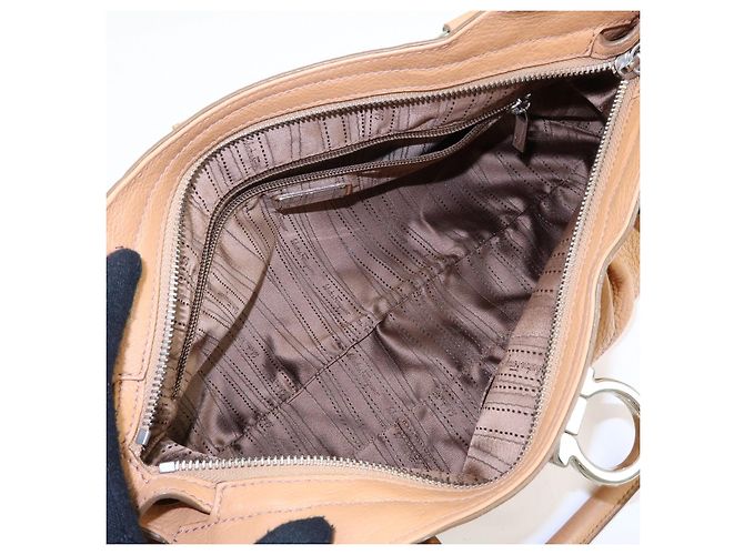 Salvatore Ferragamo Borsa a mano e a tracolla Ferragamo Gancini Marisa in pelle Beige - vista 20