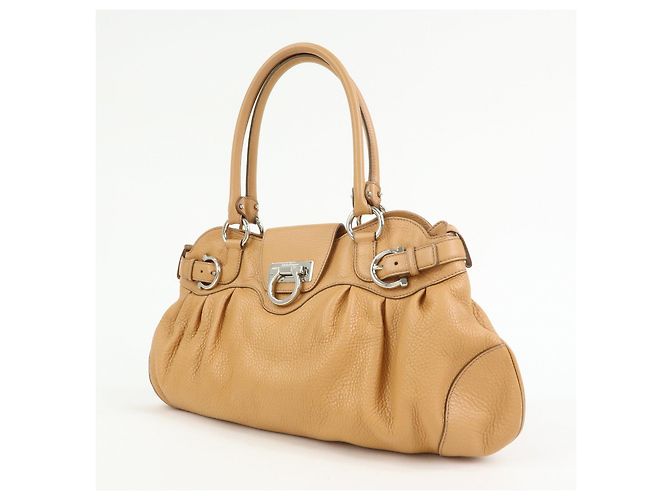 Salvatore Ferragamo Borsa a mano e a tracolla Ferragamo Gancini Marisa in pelle Beige - vista 3