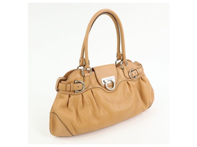 Salvatore Ferragamo Borsa a mano e a tracolla Ferragamo Gancini Marisa in pelle Beige - vista 4
