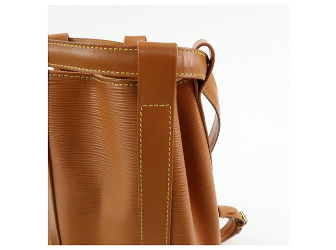 Borsa a tracolla Louis Vuitton Epi Randonnee PM Zipang Gold M52358 - vista 14