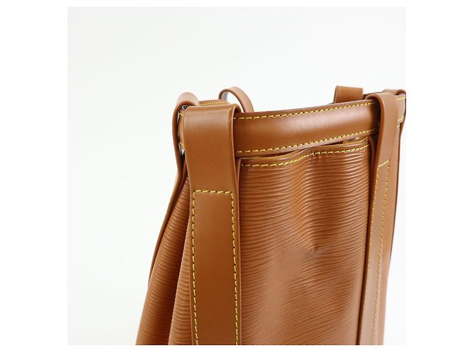 Borsa a tracolla Louis Vuitton Epi Randonnee PM Zipang Gold M52358 - vista 15