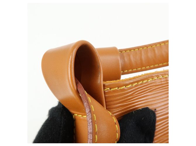 Borsa a tracolla Louis Vuitton Epi Randonnee PM Zipang Gold M52358 - vista 16