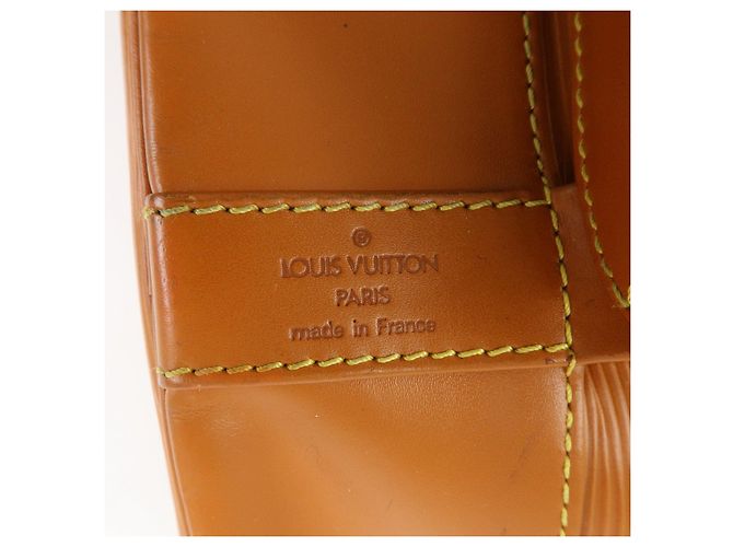Borsa a tracolla Louis Vuitton Epi Randonnee PM Zipang Gold M52358 - vista 20